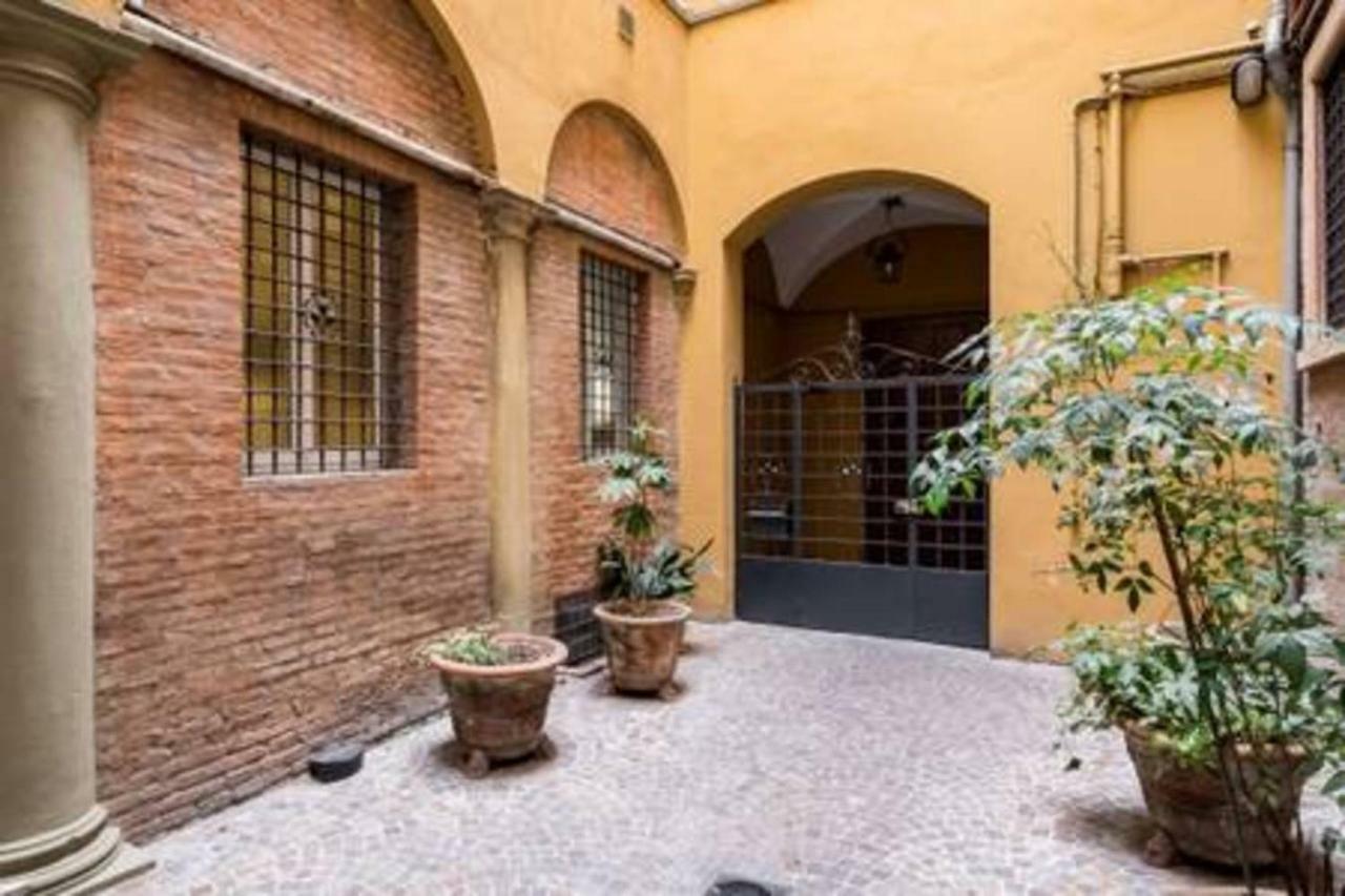Whouse Suite Porta Di Castello ボローニャ エクステリア 写真